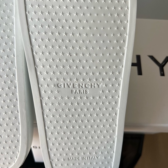 Givenchy Logo-Embossed Pool Slide Sandals - Picture 8 of 14